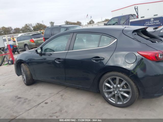3MZBN1L33JM267702 Mazda Mazda3 Touring