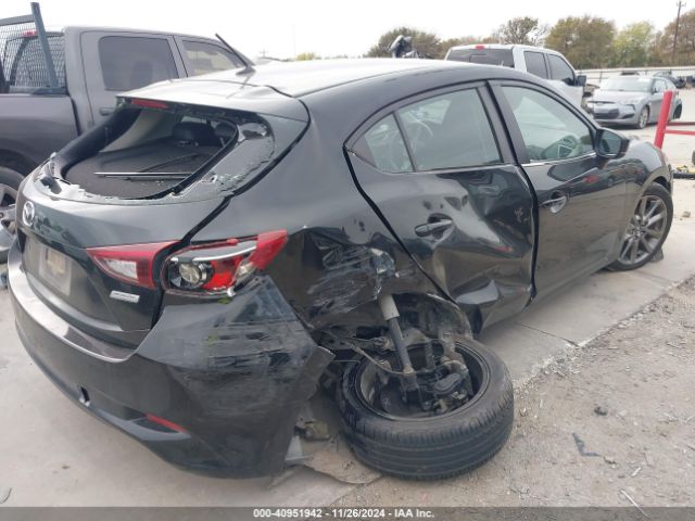 3MZBN1L33JM267702 Mazda Mazda3 Touring