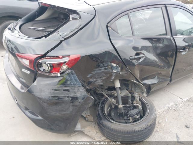 3MZBN1L33JM267702 Mazda Mazda3 Touring