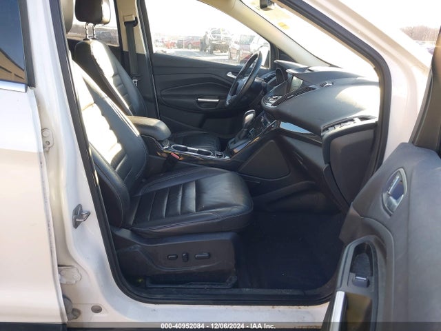 1FMCU9JX3GUC38845 Ford Escape Titanium