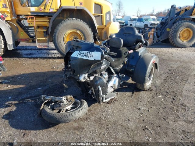 2018 HARLEY-DAVIDSON FLHTCUTG 1HD1MAD18JB852182 Photo 1