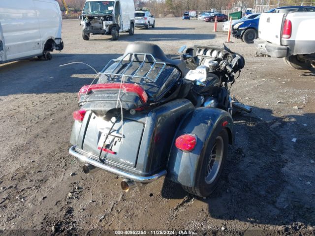 2018 HARLEY-DAVIDSON FLHTCUTG 1HD1MAD18JB852182 Photo 3