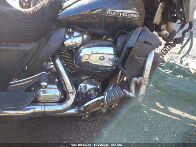 2018 HARLEY-DAVIDSON FLHTCUTG 1HD1MAD18JB852182 Photo 7