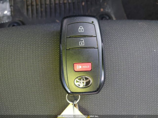 7MUCAAAG7RV101189 Toyota Corolla Cross Le
