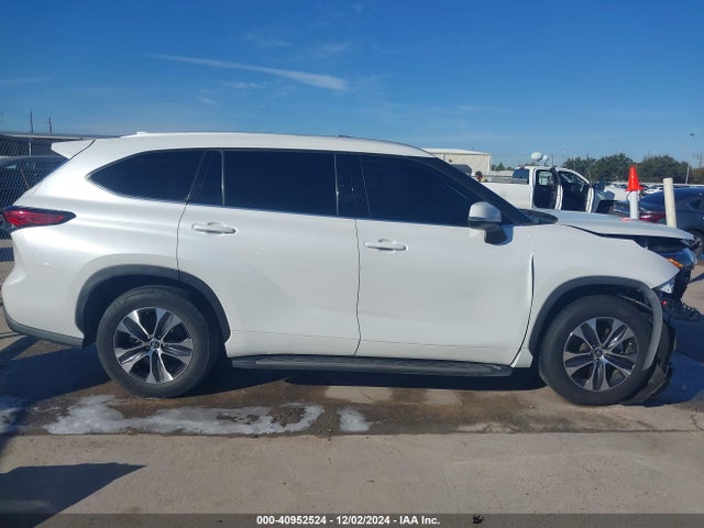 Toyota Highlander Xle 2022 5TDGZRAHXNS541381 Image 12