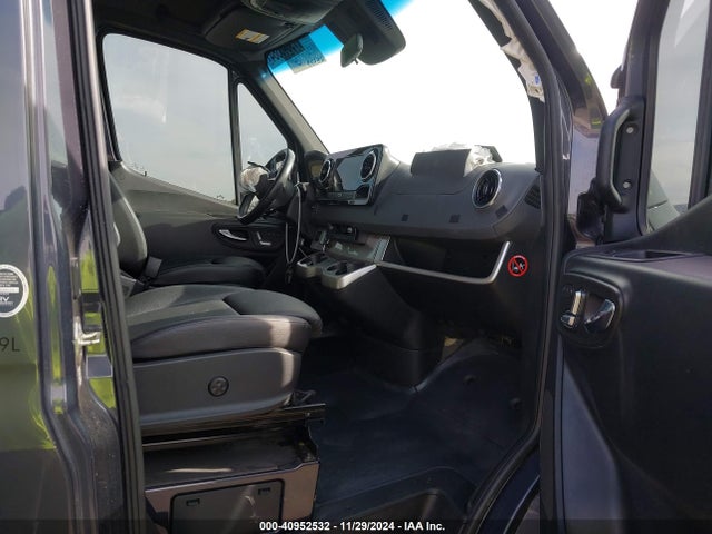 W1X4EBVYXLT028985 Mercedes-Benz Sprinter 2500 Standard Roof V6