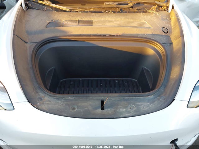 2021 TESLA MODEL Y 5YJYGDEE3MF090536 Photo 9