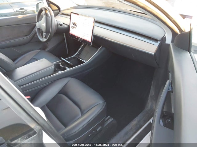 2021 TESLA MODEL Y 5YJYGDEE3MF090536 Photo 4
