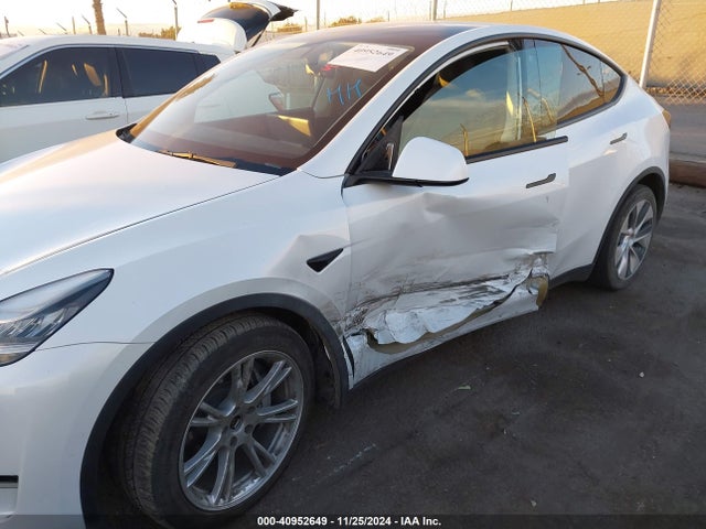 2021 TESLA MODEL Y 5YJYGDEE3MF090536 Photo 5