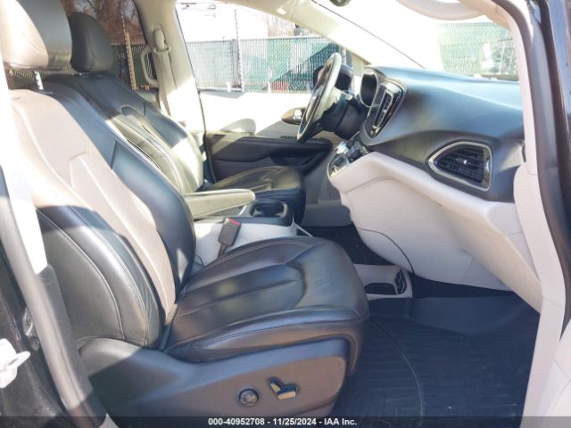 2C4RC1EG5HR522957 Chrysler Pacifica Touring-l Plus