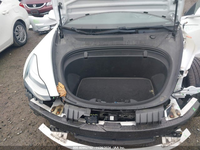 2018 TESLA MODEL 3 5YJ3E1EA1JF164768 Photo 9