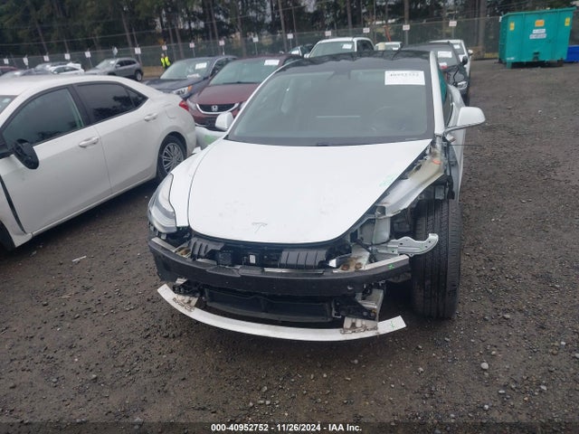Tesla Model 3 Long Range/mid Range 2018 5YJ3E1EA1JF164768 Image 13