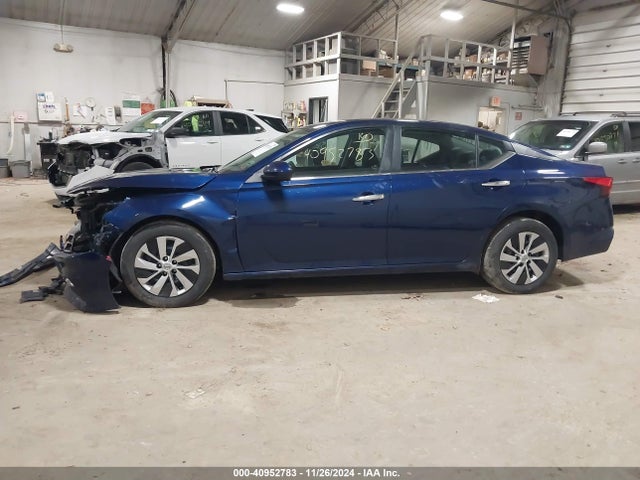 1N4BL4BV9MN421570 Nissan Altima S Fwd