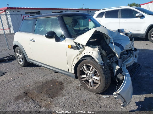 2011 MINI COOPER WMWSU3C59BT096537 Photo 0