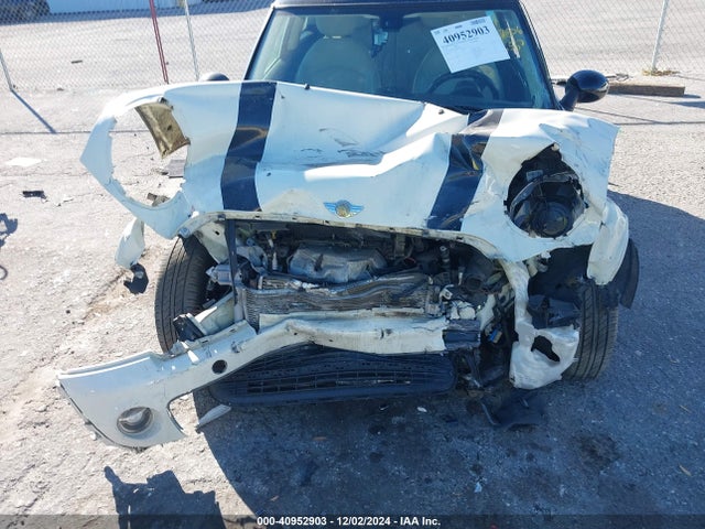 2011 MINI COOPER WMWSU3C59BT096537 Photo 5