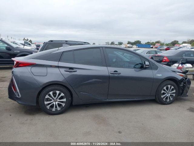 JTDKAMFPXN3226831 Toyota Prius Prime Xle