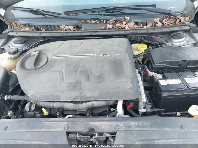 Chrysler 200 S 2015 1C3CCCBG3FN703138 Image 10