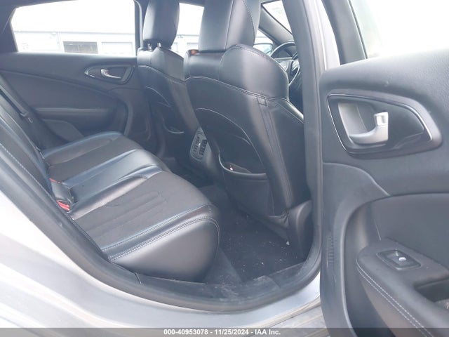 1C3CCCBG3FN703138 Chrysler 200 S
