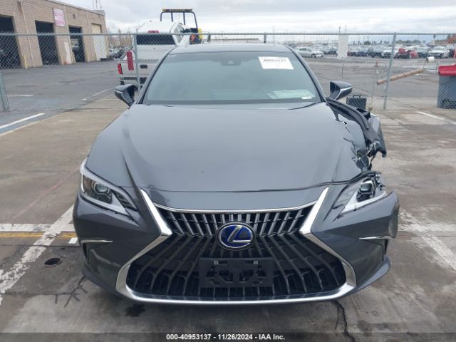 58ACA1C11NU015597 Lexus ES 300H