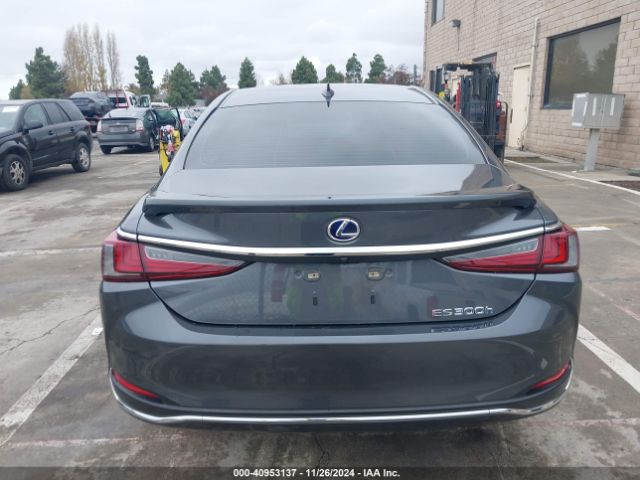 58ACA1C11NU015597 Lexus ES 300H