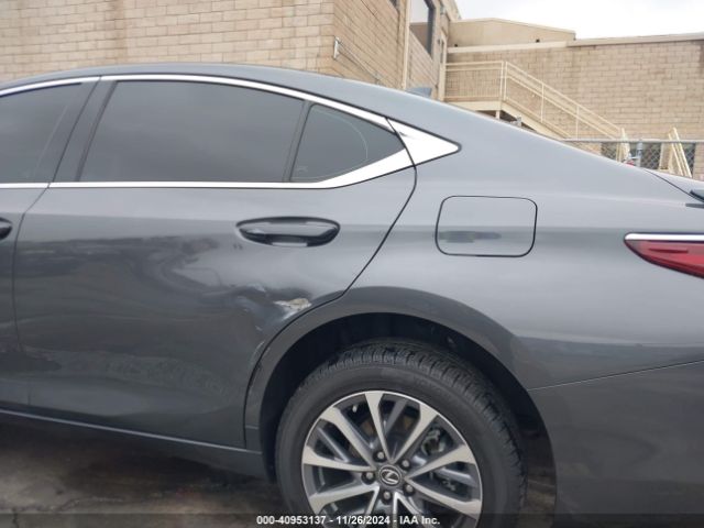 58ACA1C11NU015597 Lexus ES 300H