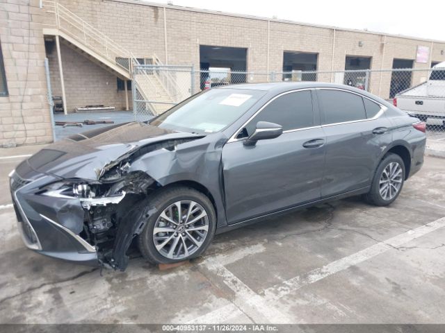 58ACA1C11NU015597 Lexus ES 300H