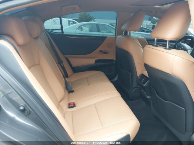 58ACA1C11NU015597 Lexus ES 300H