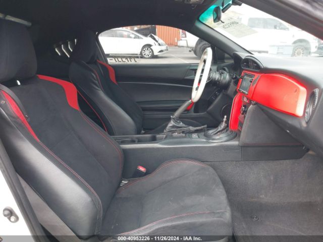JF1ZNAA17F8701060 Scion FR-S