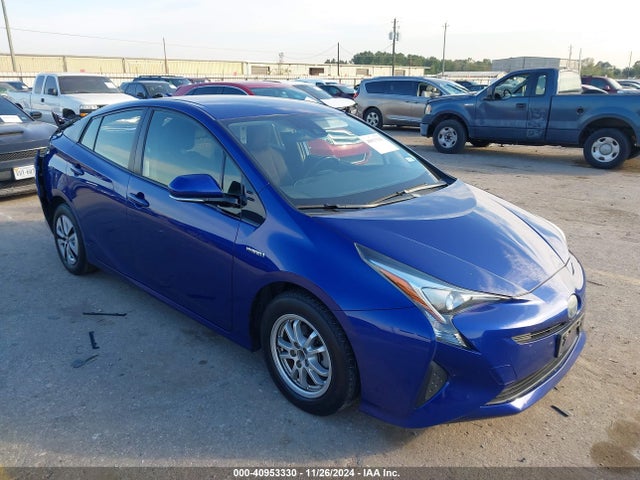 Toyota Prius Three 2017 JTDKARFUXH3535867 Image 1