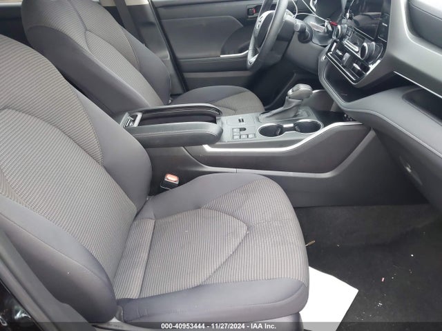 5TDKDRAH8RS054761 Toyota Highlander Le