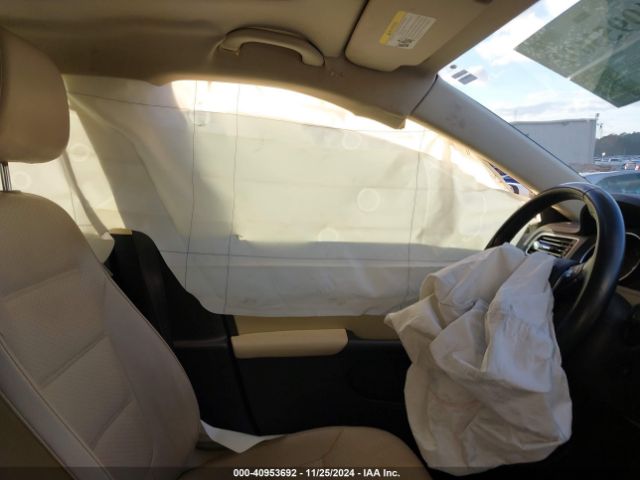 3VWDB7AJXHM335123 Volkswagen Jetta 1.4t Se