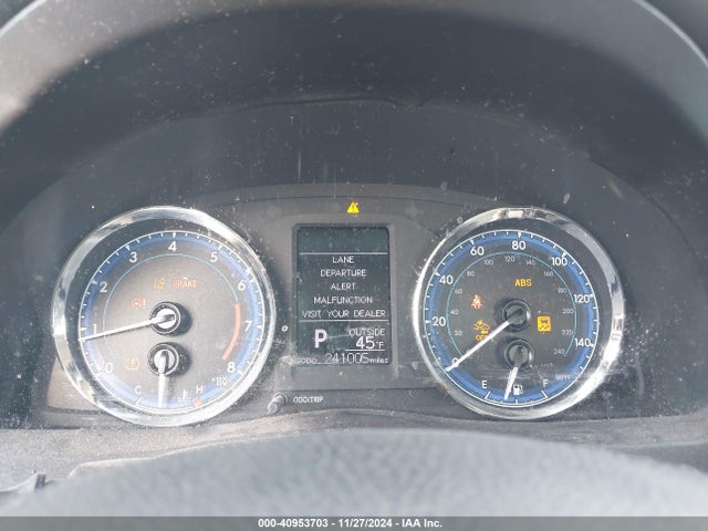 5YFBURHE1JP811217 Toyota COROLLA LE