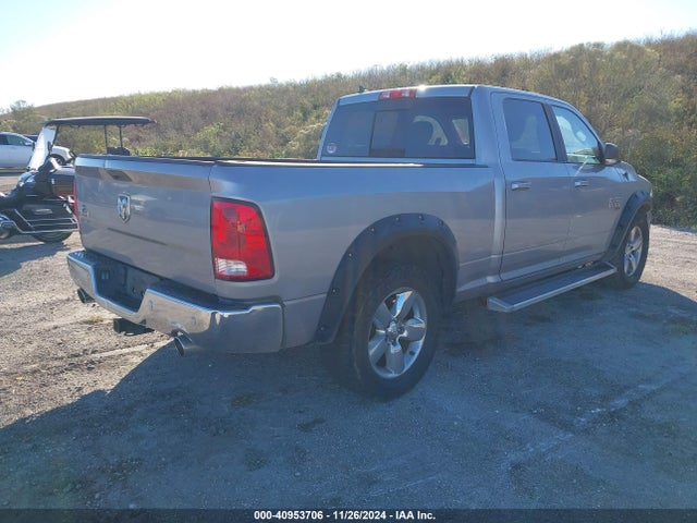 1C6RR6TT4KS711138 RAM 1500 Classic Big Horn  4x2 6'4 Box