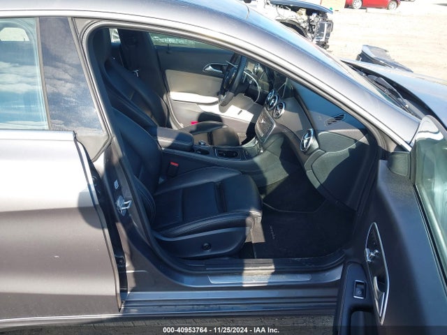 WDDSJ4EB1JN595460 Mercedes-Benz CLA 250