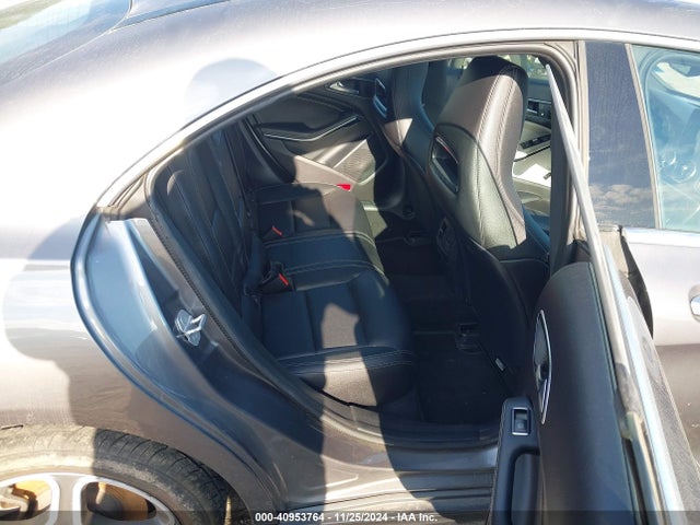 WDDSJ4EB1JN595460 Mercedes-Benz CLA 250