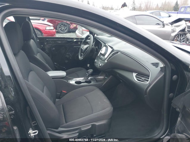 1G1ZD5ST9NF135202 Chevrolet Malibu Fwd Lt