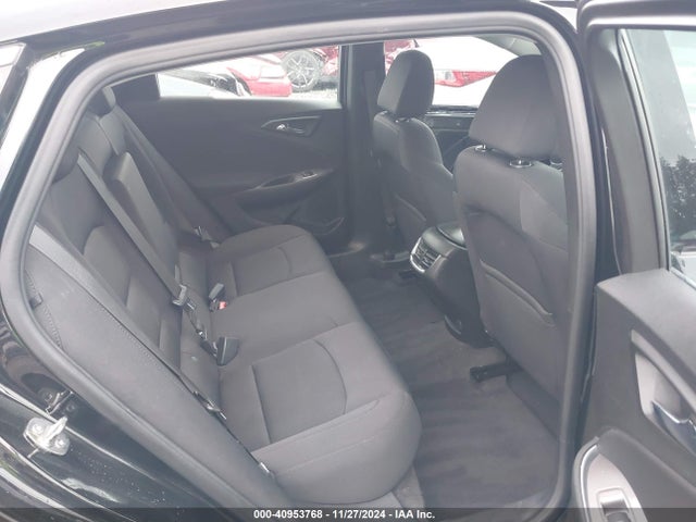 1G1ZD5ST9NF135202 Chevrolet Malibu Fwd Lt