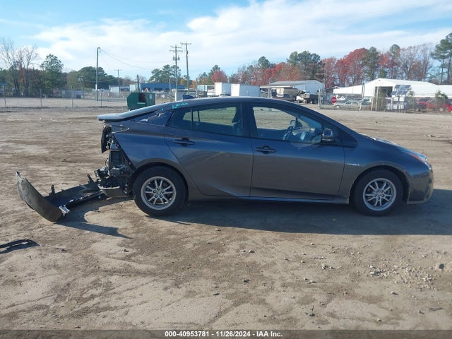 JTDKARFU1J3055898 Toyota Prius