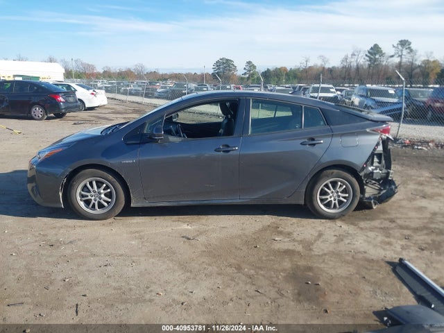 JTDKARFU1J3055898 Toyota Prius