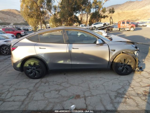 7SAYGDED5RF194821 Tesla Model Y