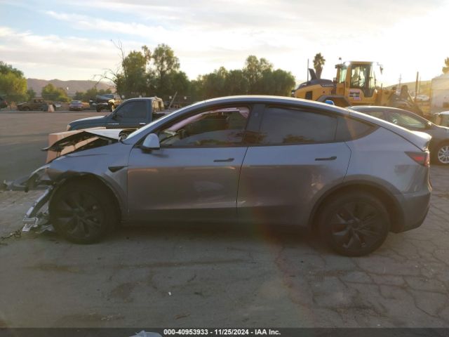 7SAYGDED5RF194821 Tesla Model Y