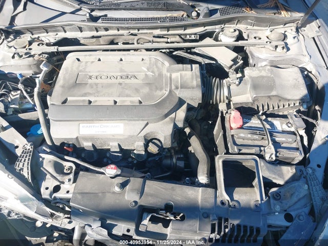 Honda Accord Touring 2015 1HGCR3F95FA031162 Image 10