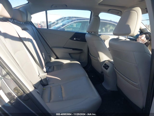 Honda Accord Touring 2015 1HGCR3F95FA031162 Image 8