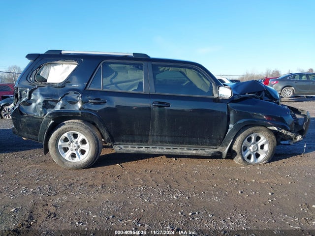 Toyota 4RUNNER SR5 2022 JTEMU5JR2N6013137 Image 13
