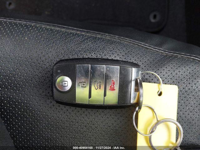 5XYPKDA55GG116373 KIA Sorento 3.3l Sx