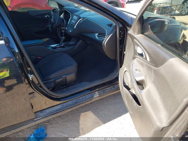 1G1ZE5ST0HF189148 Chevrolet MALIBU 1LT