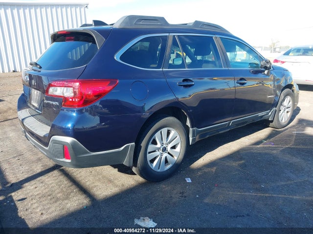 Subaru Outback 2.5i Premium 2018 4S4BSAFC3J3206385 Image 4