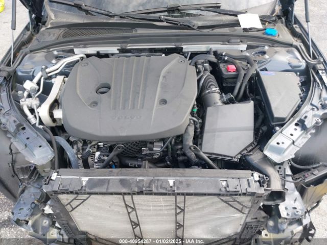 7JRL12FL3RG303500 Volvo S60 B5 Plus Dark Theme