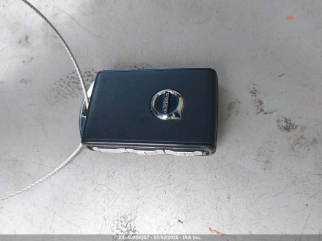 7JRL12FL3RG303500 Volvo S60 B5 Plus Dark Theme