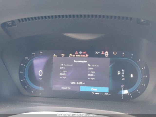7JRL12FL3RG303500 Volvo S60 B5 Plus Dark Theme
